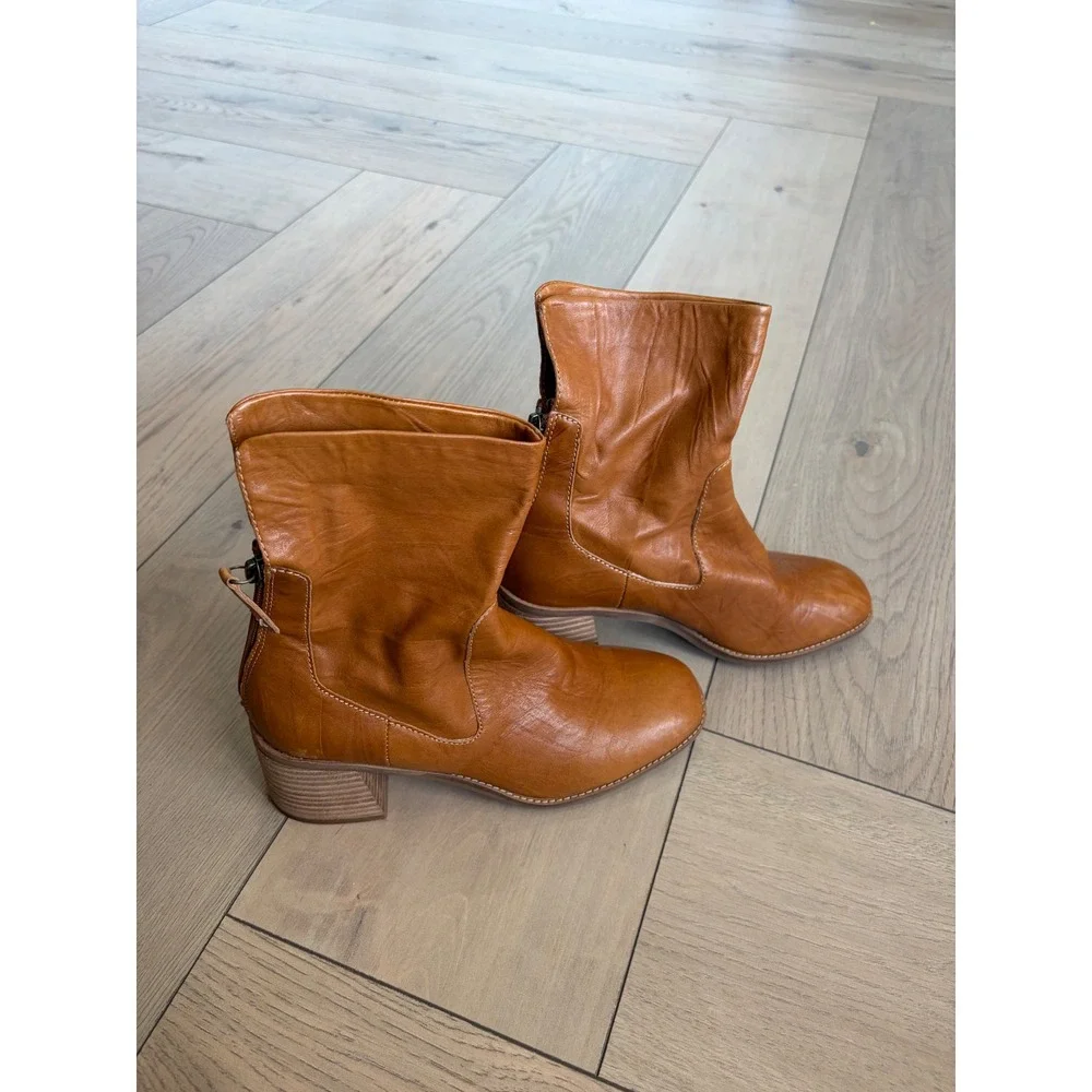 KDBA tan leather
